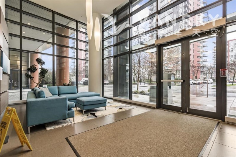 251003115159_33 smithe - lobby.jpeg